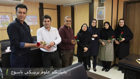 تقدیر-از-کارکنان-و-مادران-دارای-سه-فرزند-و-بیشتر-در-راستای-ترویج-فرهنگ-فرزند-آوری