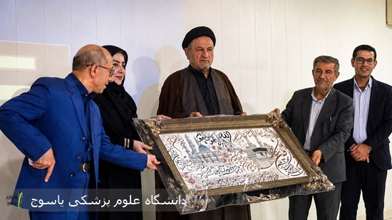 تجلیل-از-نماینده-مردم-کهگیلویه-بزرگ-در-مجلس-شورای-اسلامی،-فرماندار-شهرستان-و-خیر-سلامت-در-هشتمین-مجمع-سلامت-کهگیلویه